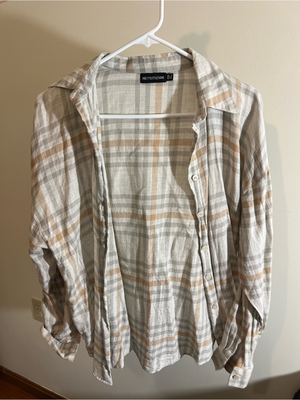 PrettyLittleThing  women’s Button-Up Shirt